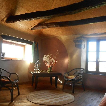 Chambre D'Hotes Des Monts Saint-Izaire Exteriör bild